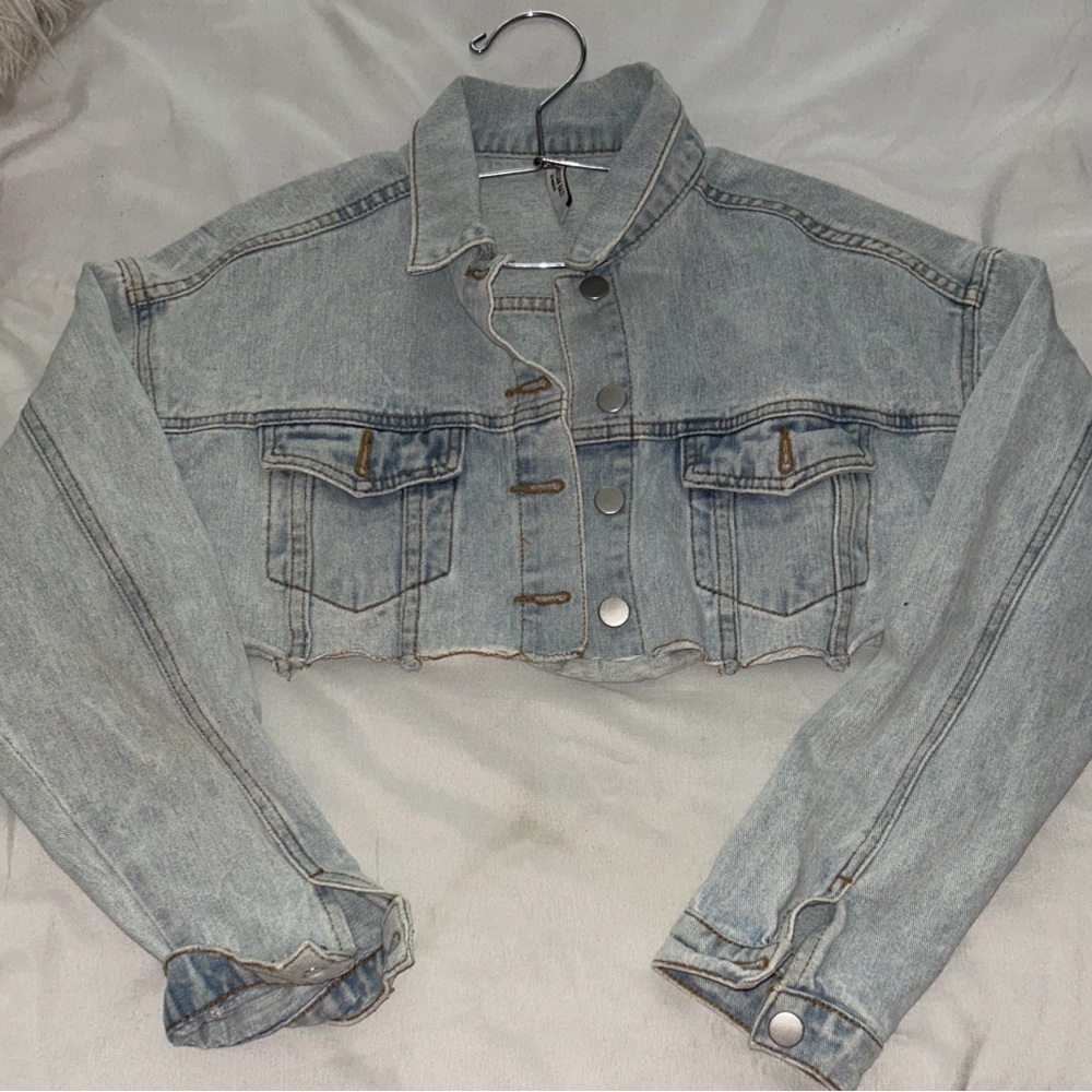 Cropped Denim Jacket - Picture 2 of 4